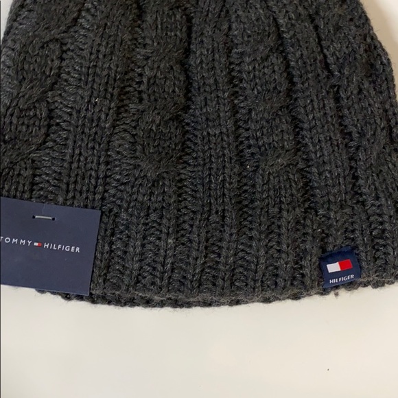 New with tag Tommy Hilfiger fleece lined cable hat - Picture 4 of 8